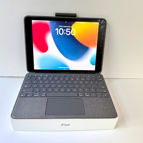 Apple iPad 9th Gen Unlocked Restored to Factory Settings WiFi Cellular Keyboard - Picture 4 of 5